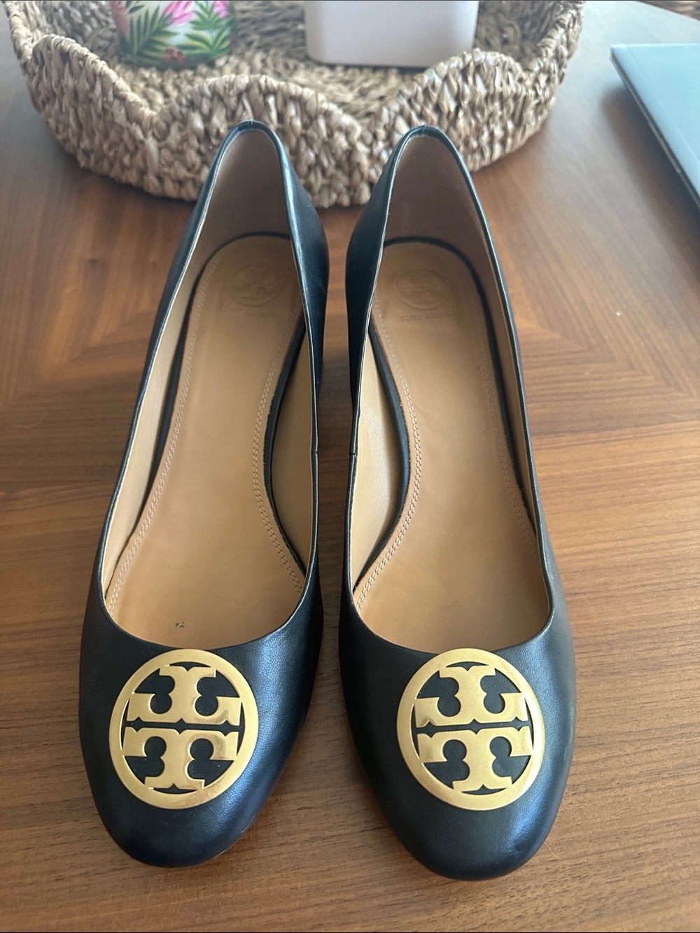 Tory Burch Black Leather Block Heels with Gold Logo - Picture 2 of 7